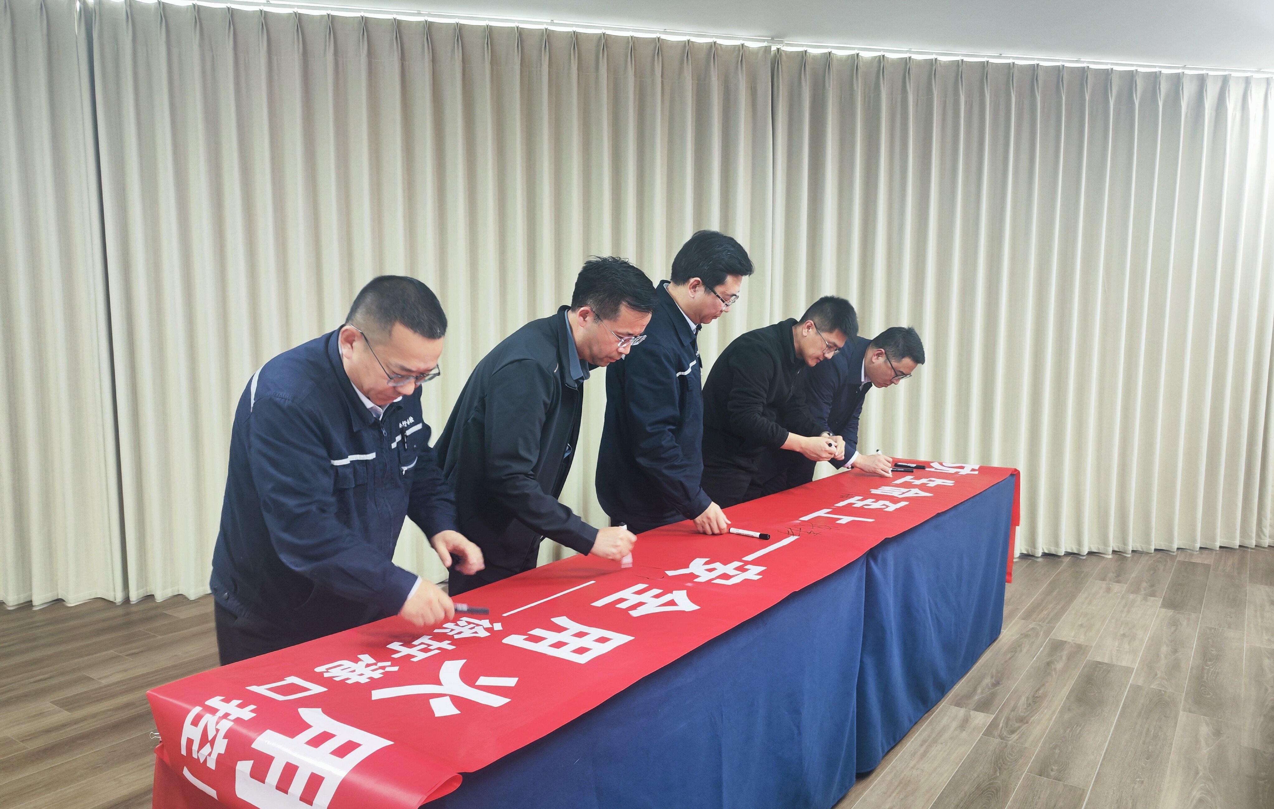 1765270526172076.jpg 1765270526172076.jpg